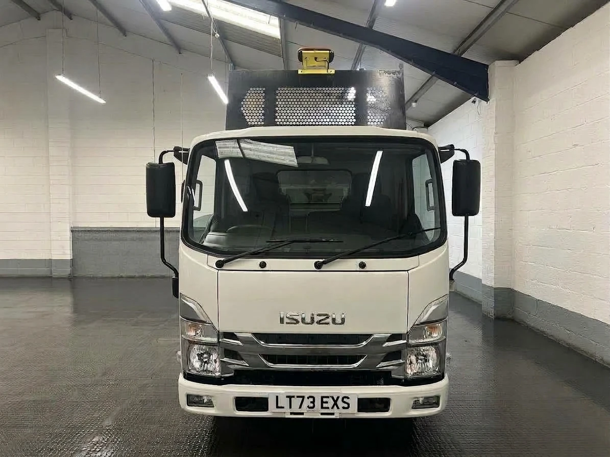 2023 Isuzu Grafter Tipper Van — front view