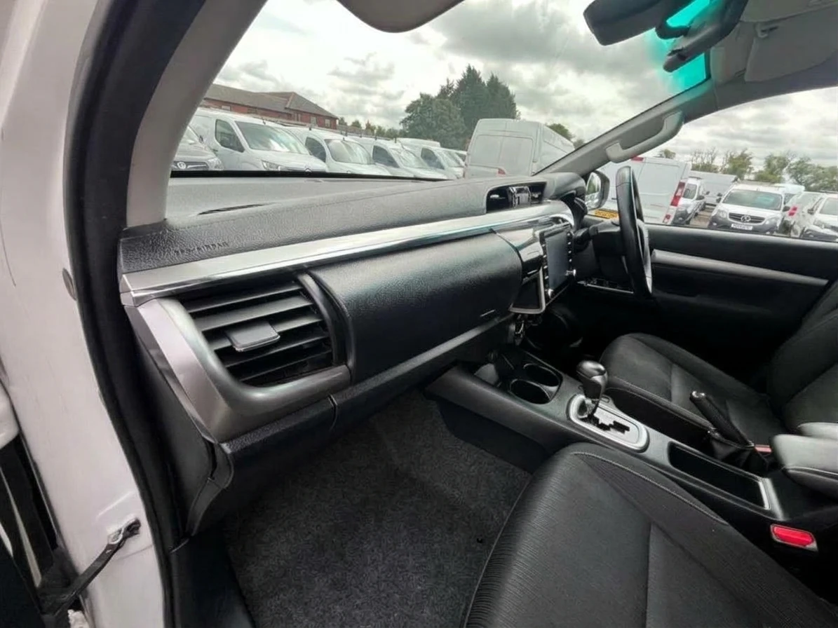 2023 Toyota Hilux Double Cab PickUp Van — cab interior