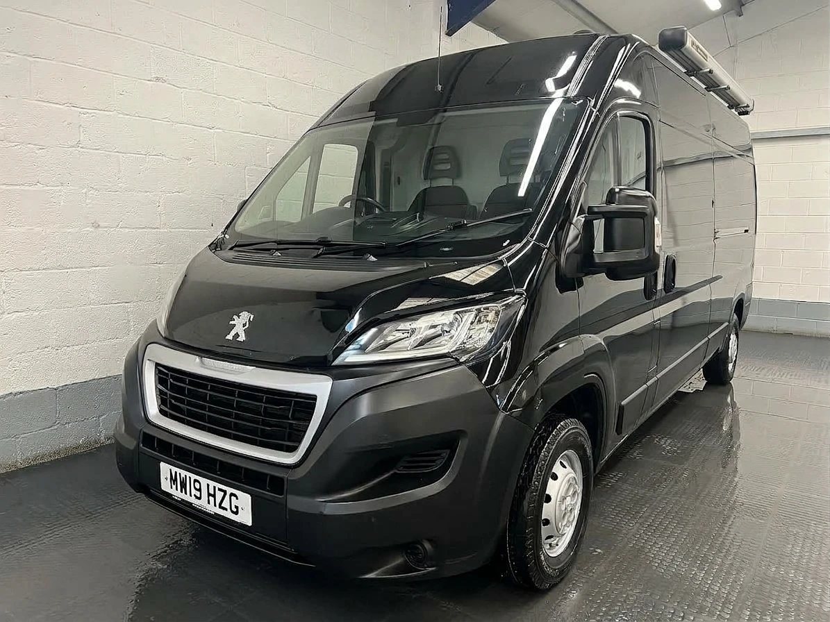 2019 Peugeot Boxer High Roof Panel Van — front three-quarter view