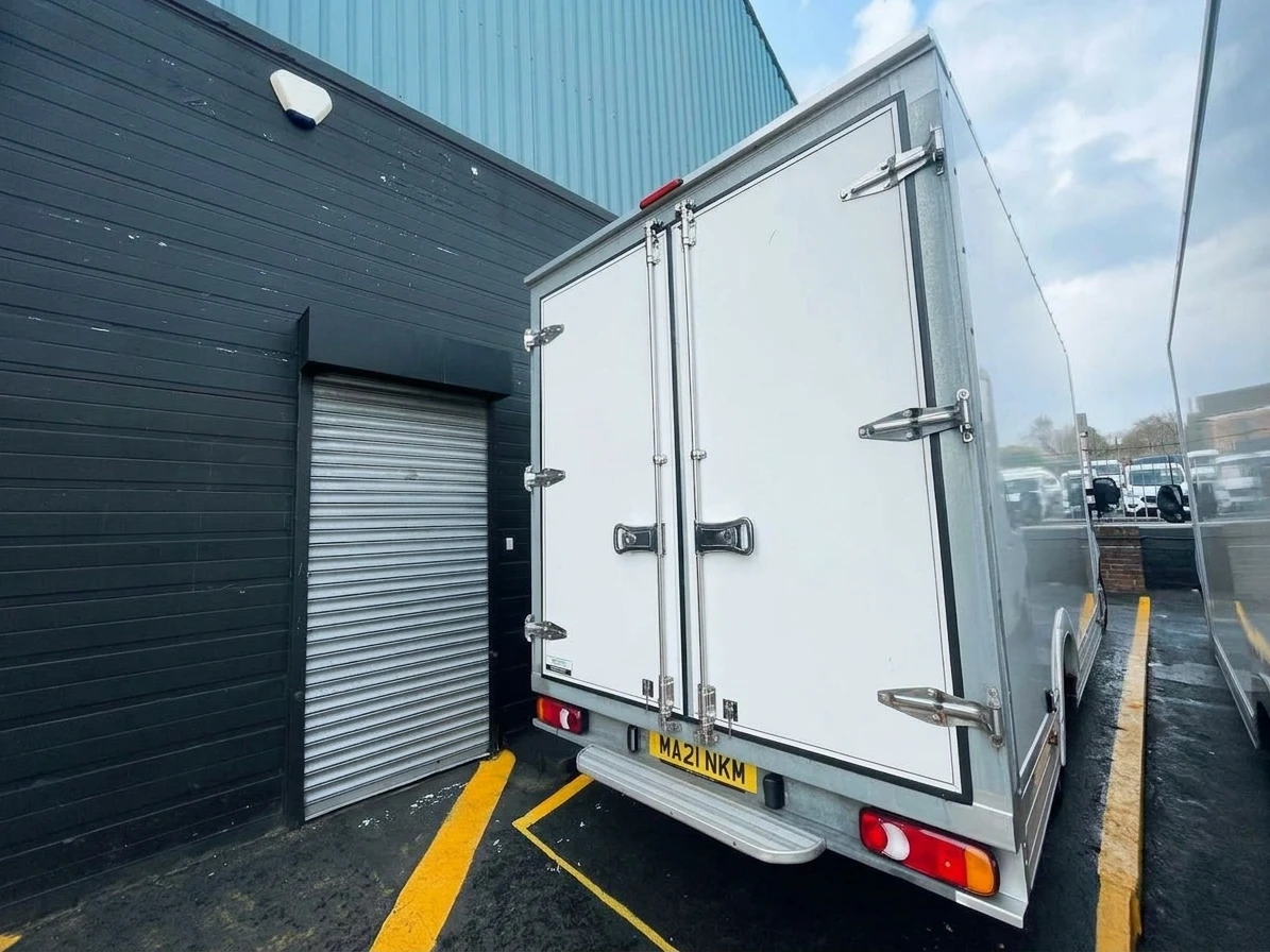 2021 Renault Master Luton Low Loader Van — rear three-quarter view
