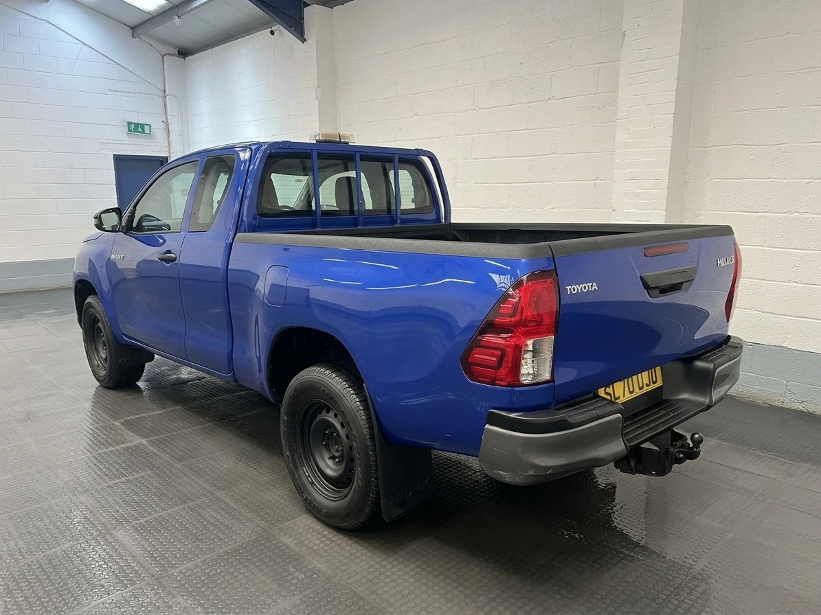 2020 Toyota Hilux Double Cab PickUp Van — rear three-quarter view