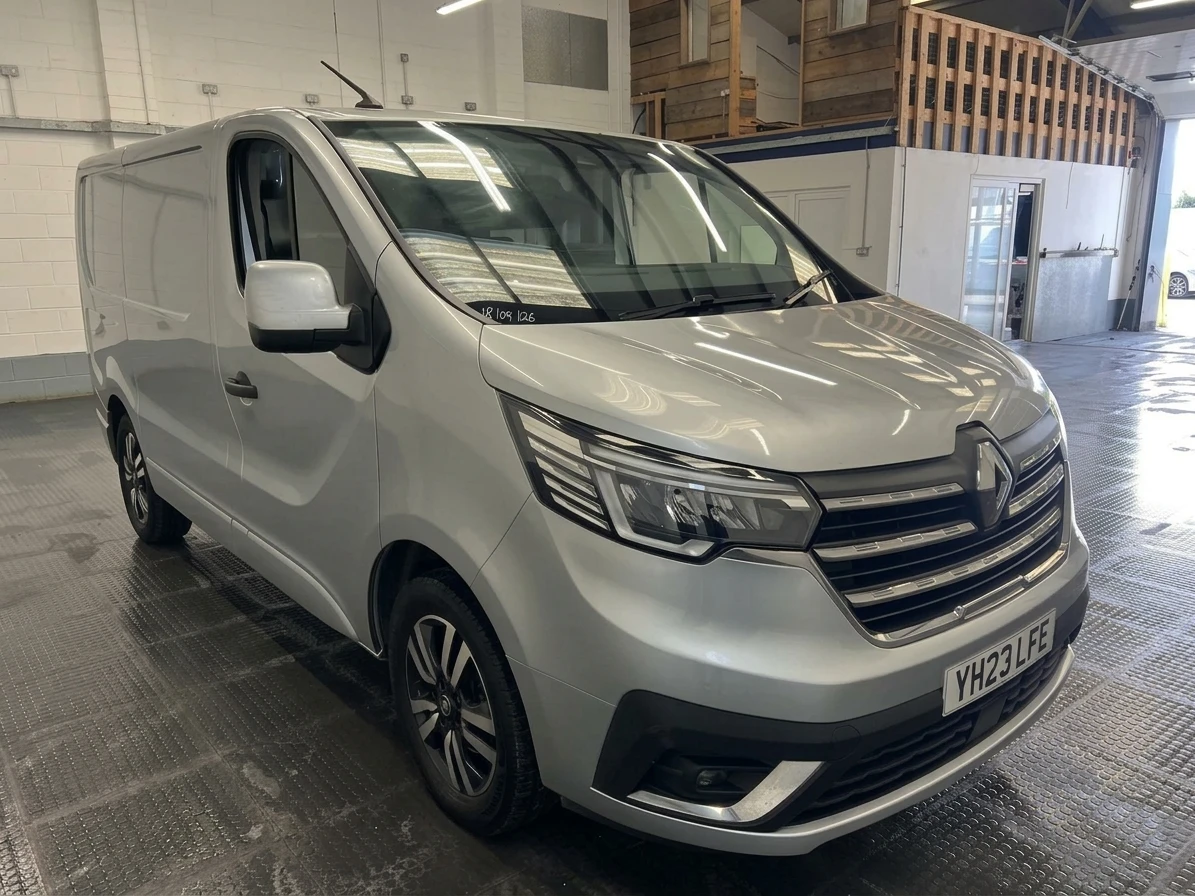 2023 Renault Trafic Panel Van — front three-quarter view