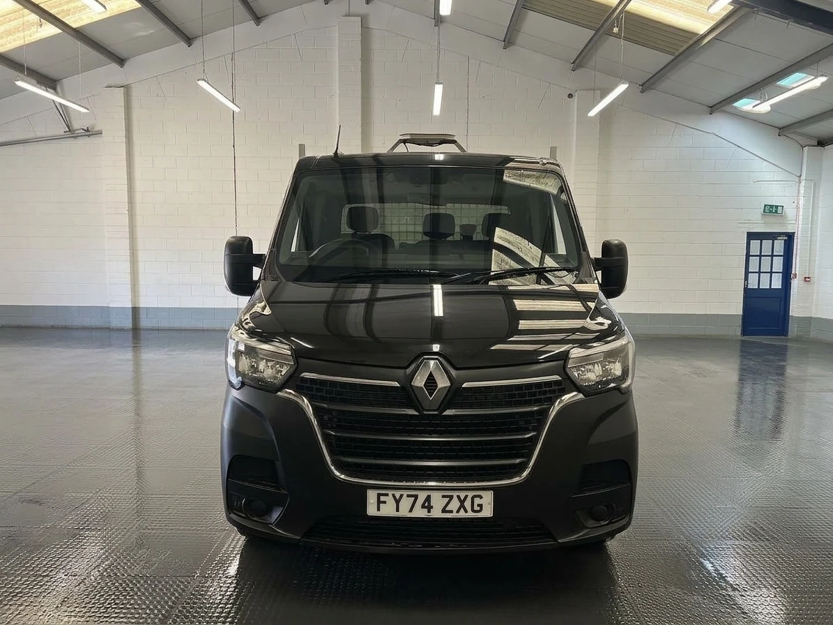 2024 Renault Master Dropside Van — front view