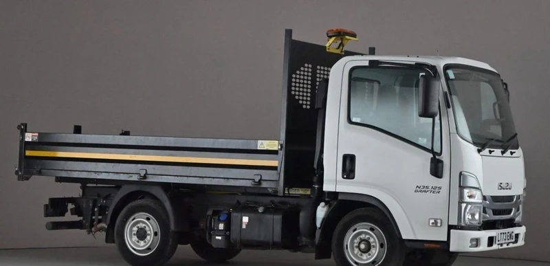 2023 Isuzu Grafter Tipper Van — side view