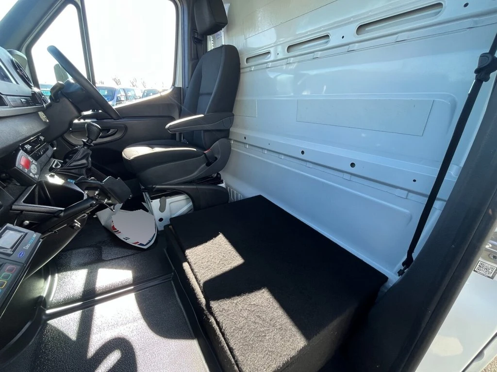 2023 Mercedes-Benz Sprinter Refrigerated/Fridge Van — cab interior