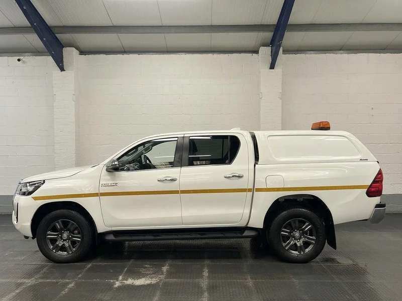 2023 Toyota Hilux Double Cab PickUp Van — side view