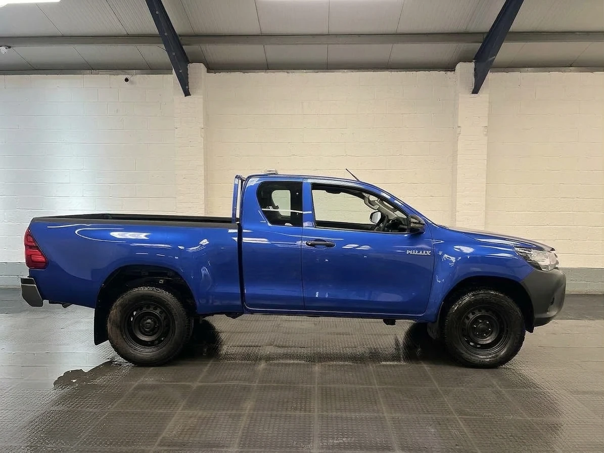 2020 Toyota Hilux Double Cab PickUp Van — side view