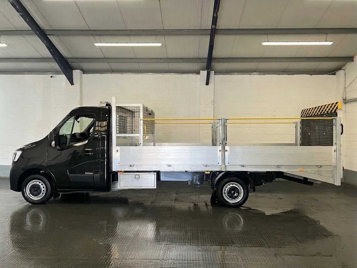 2024 Renault Master Dropside Van — side view