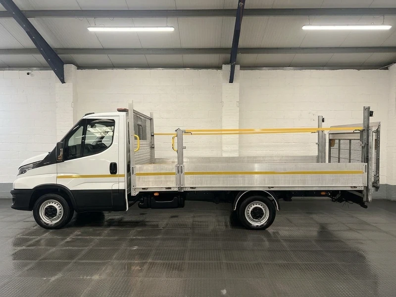 2022 Iveco Daily Dropside Van — side view