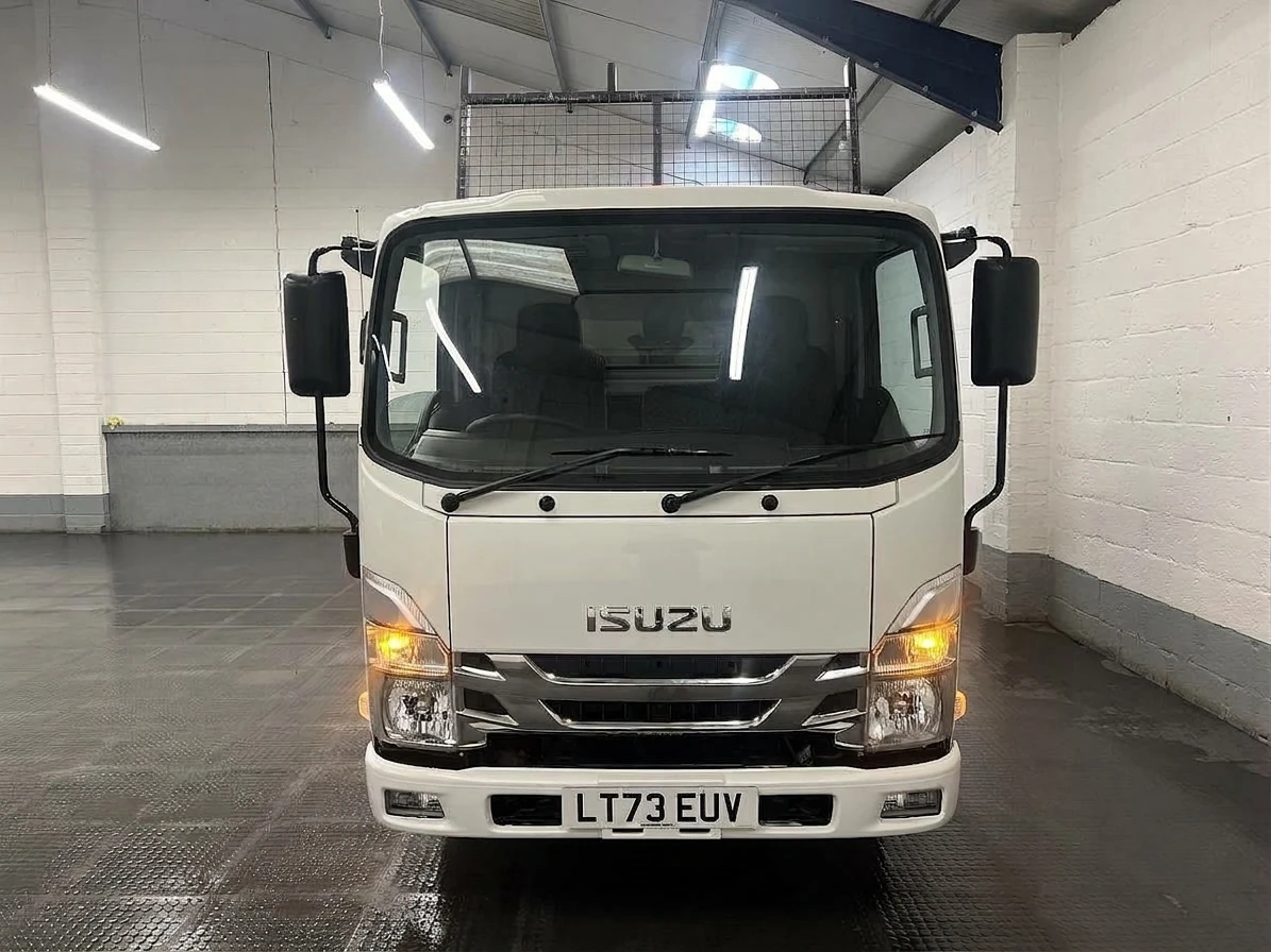 2023 Isuzu Grafter Tipper Van — front view