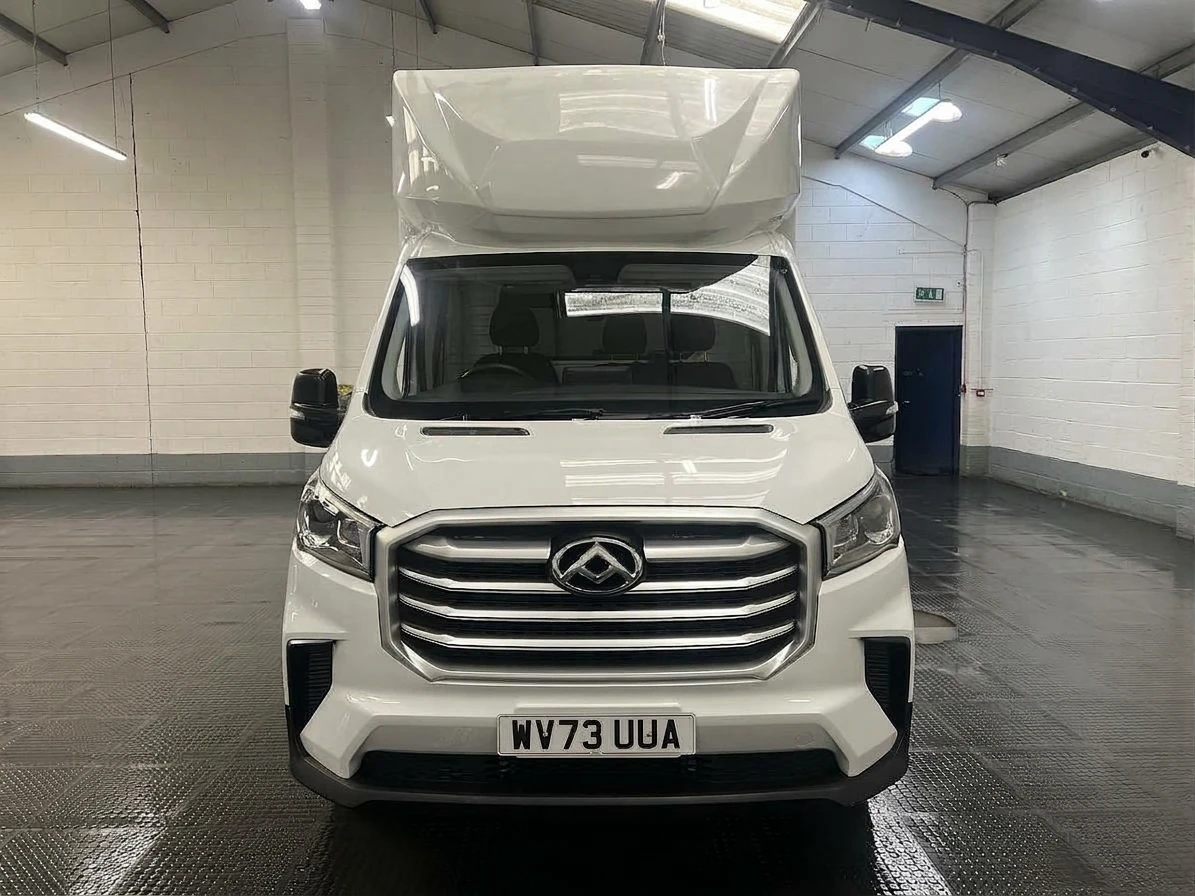 2023 Maxus Deliver 9 Luton Box Van — front view