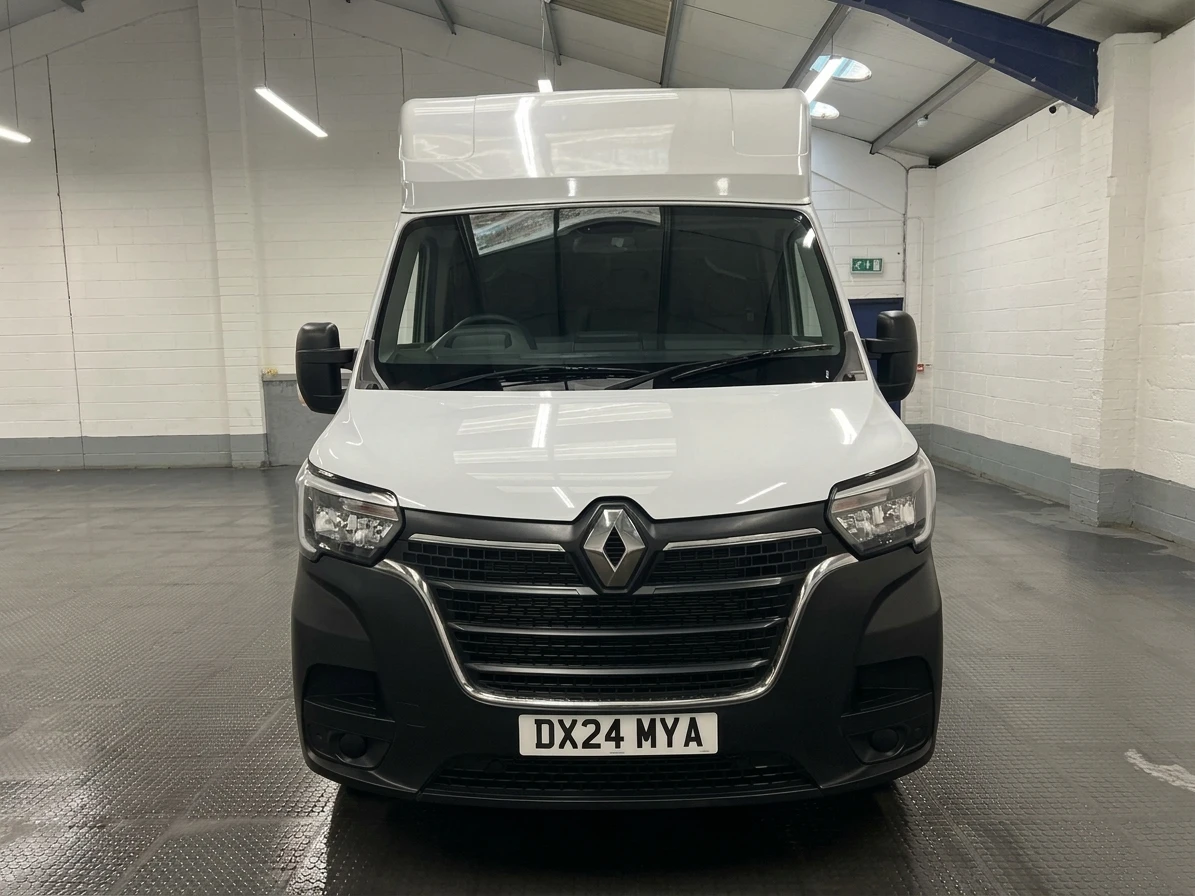 2024 Renault Master Luton Box Van — front view