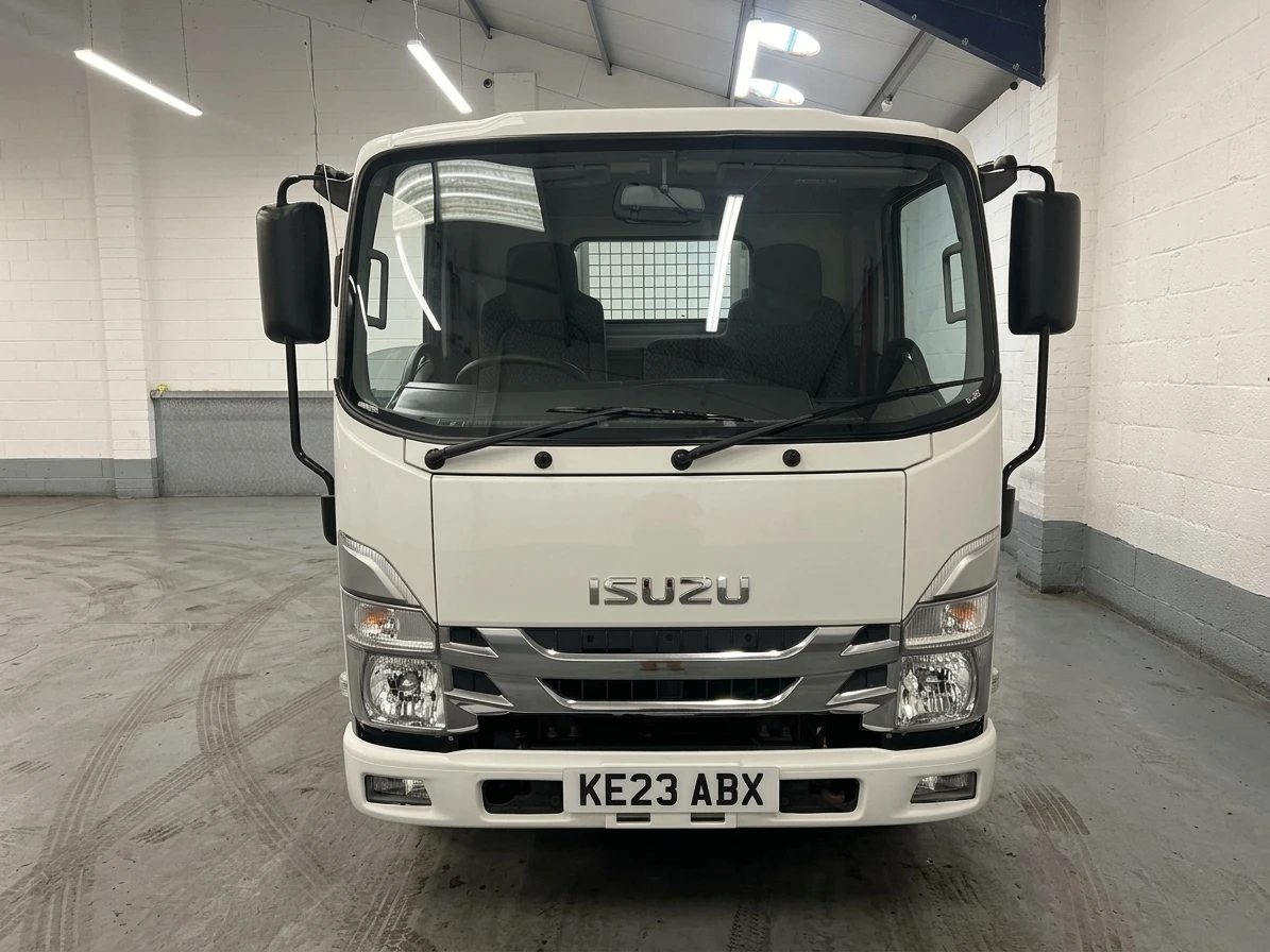 2023 Isuzu Grafter Dropside Van — front view