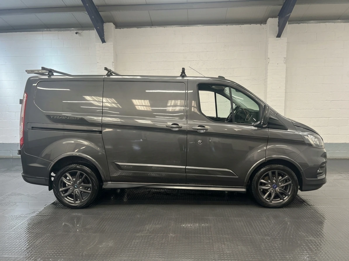 2022 Ford Transit Custom Panel Van — side view
