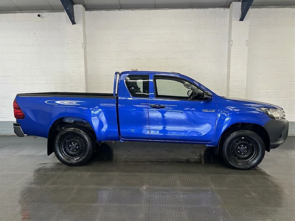 2020 Toyota Hilux Double Cab PickUp Van — side view