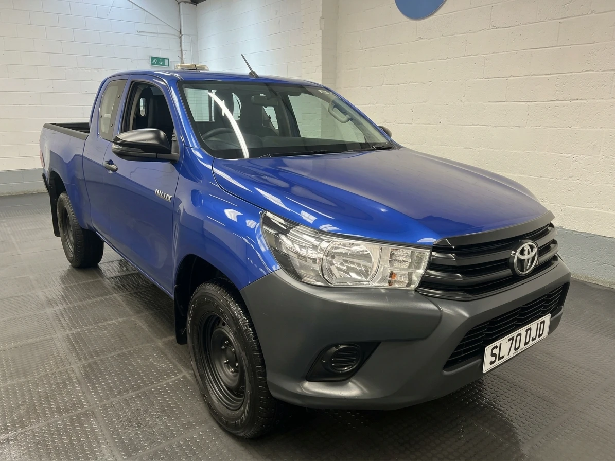 2020 Toyota Hilux Double Cab PickUp Van — front three-quarter view