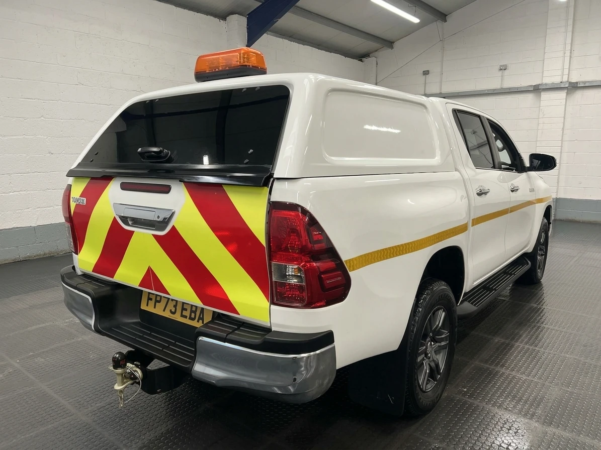 2023 Toyota Hilux Double Cab PickUp Van — rear three-quarter view