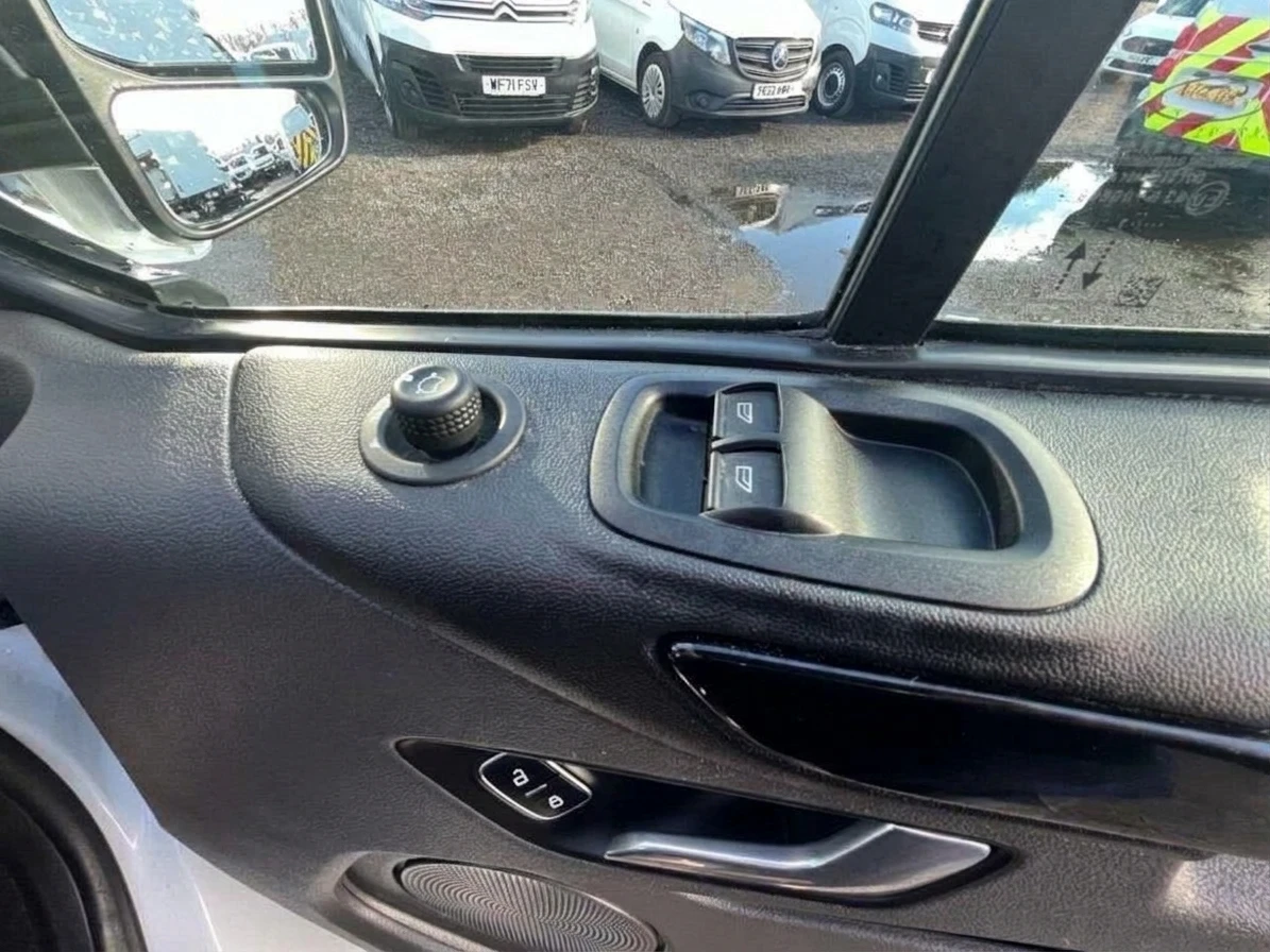 2022 Ford Transit Custom Panel Van — cab interior