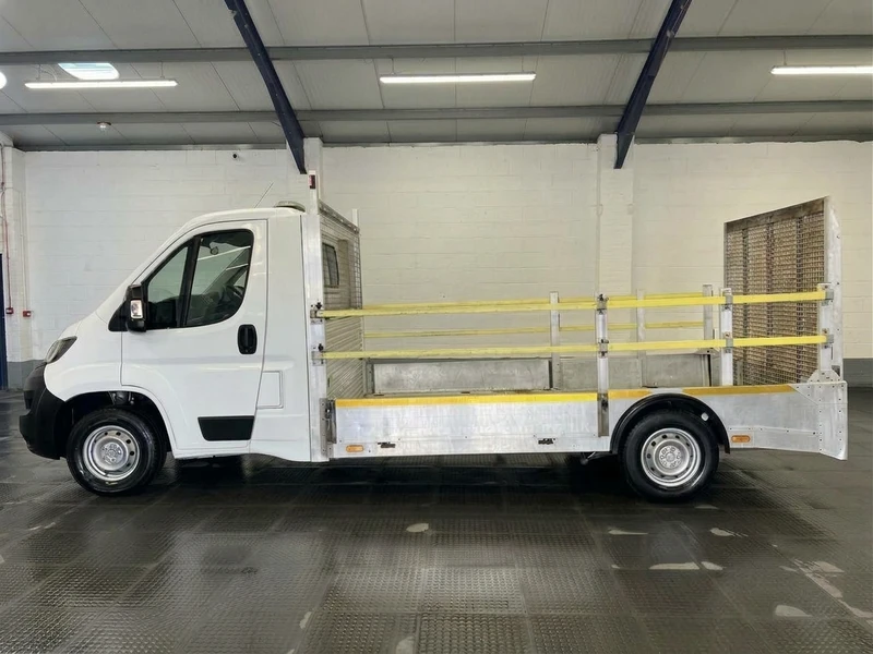 2019 Peugeot Boxer Transporter Van — side view