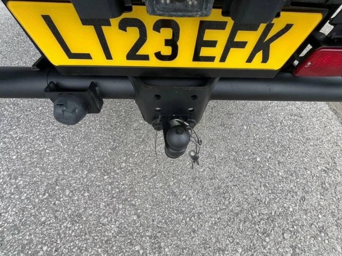 2023 Isuzu Grafter Dropside Van — detail