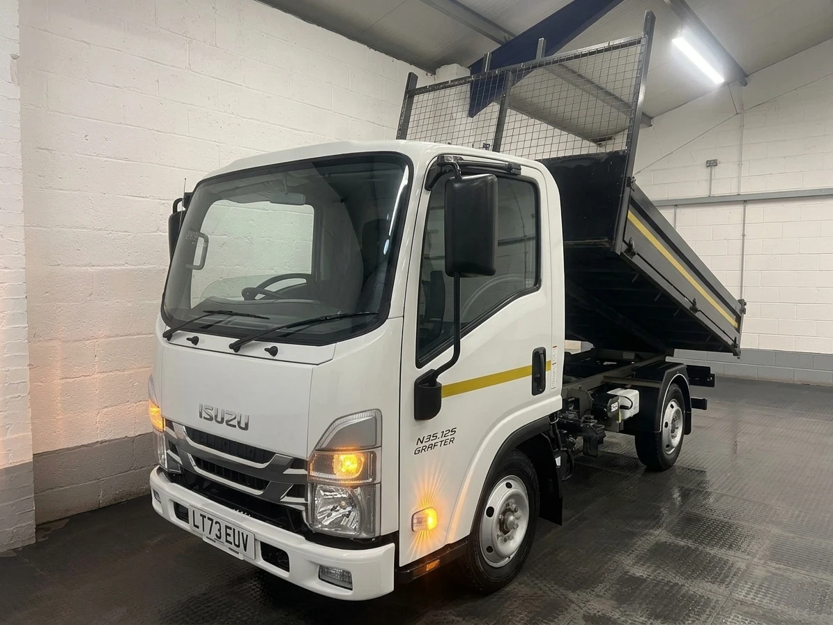 2023 Isuzu Grafter Tipper Van — front three-quarter view