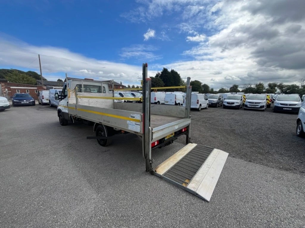 2023 Iveco Daily Dropside Van — rear three-quarter view