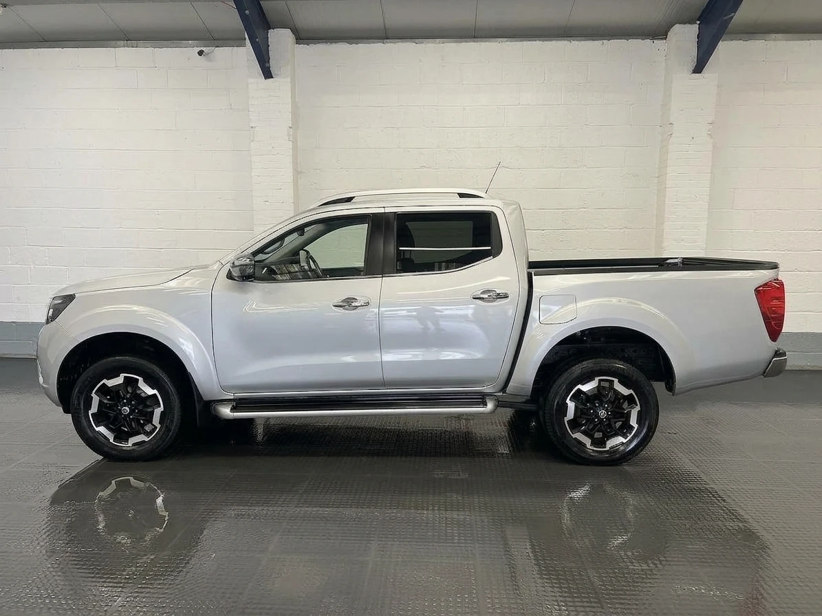 2021 Nissan Navara Double Cab PickUp Van — side view