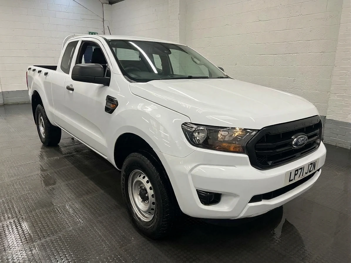 2022 Ford Ranger Double Cab PickUp Van — front three-quarter view