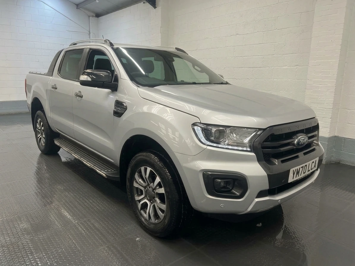 2020 Ford Ranger Double Cab PickUp Van — front three-quarter view