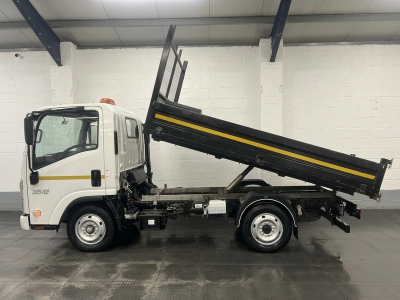 2023 Isuzu Grafter Tipper Van — side view