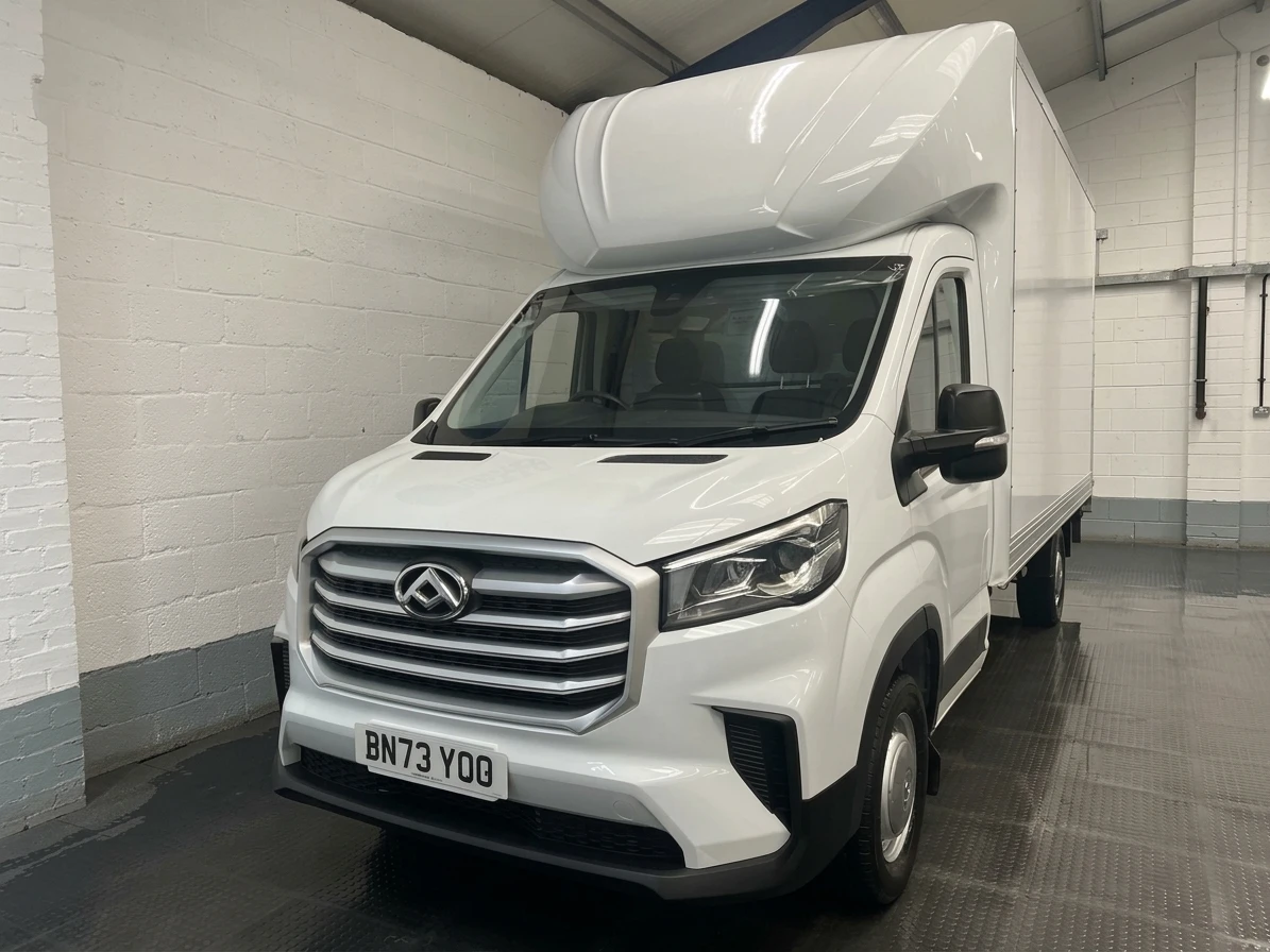 2024 Maxus Deliver 9 Luton Box Van — front three-quarter view