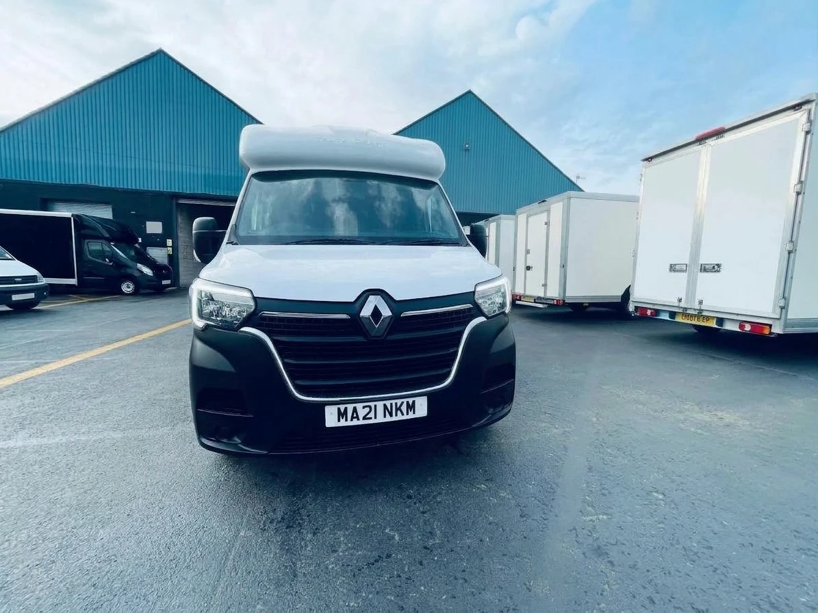 2023 Peugeot Boxer Luton Box Van — front view
