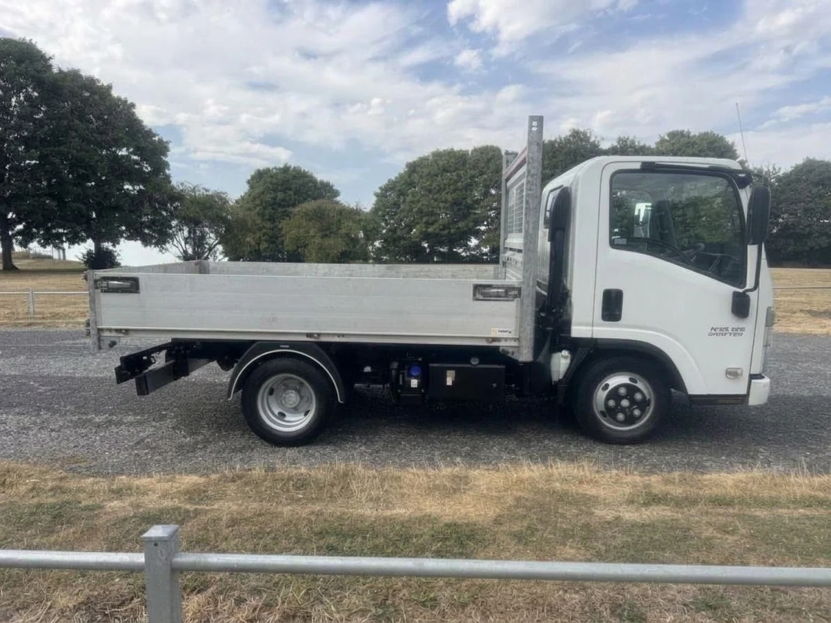 2023 Isuzu Grafter Tipper Van — side view