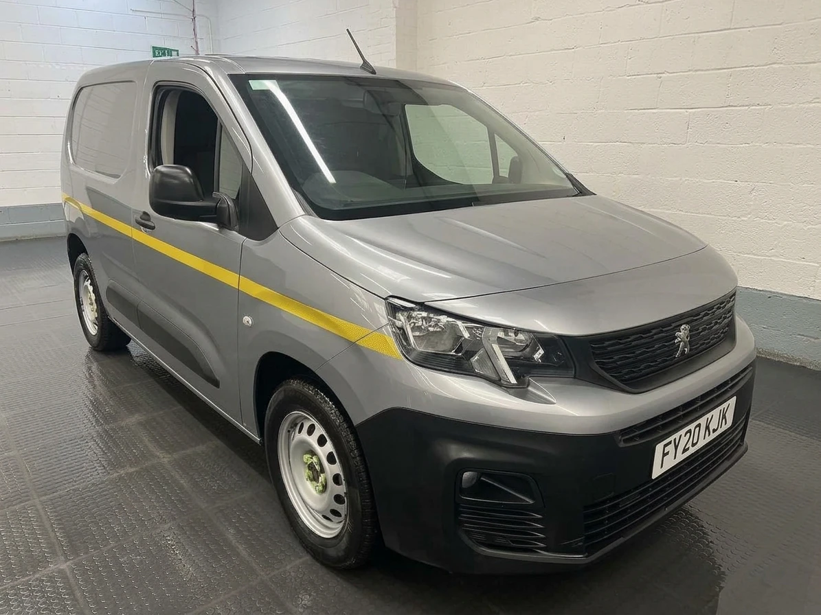 2020 Peugeot Partner Panel Van — front three-quarter view