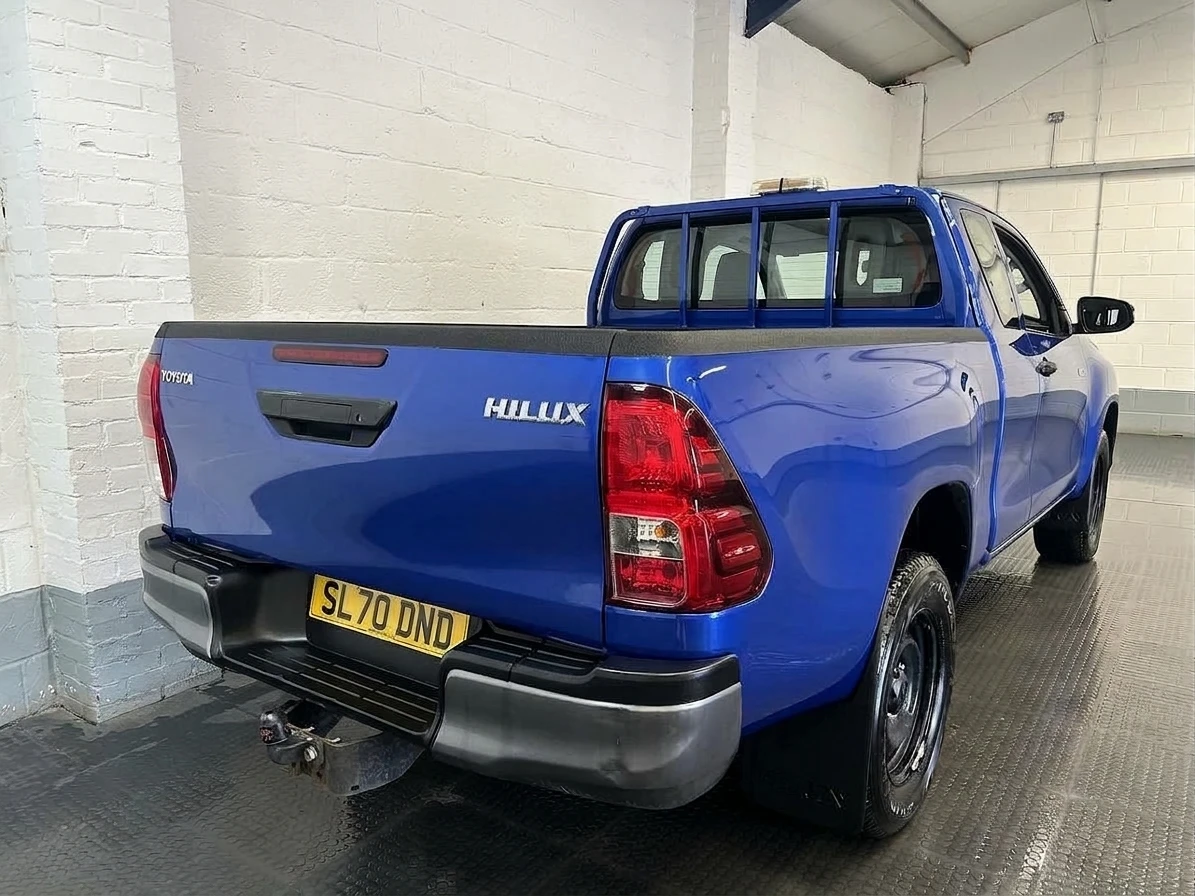 2020 Toyota Hilux Double Cab PickUp Van — rear three-quarter view