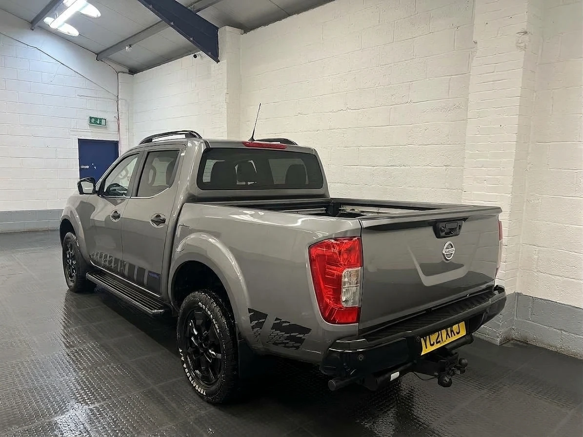 2021 Nissan Navara Double Cab PickUp Van — rear three-quarter view