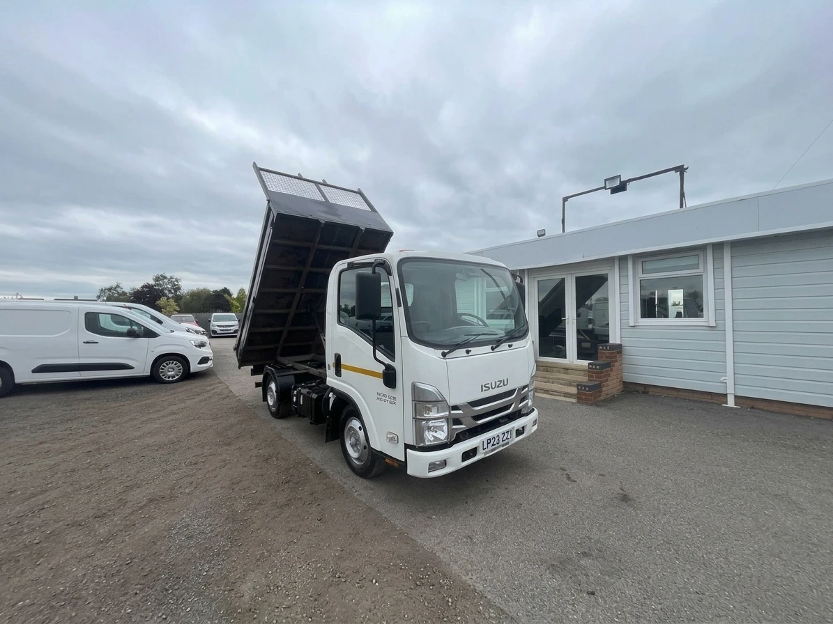 2023 Isuzu Grafter Tipper Van — front three-quarter view