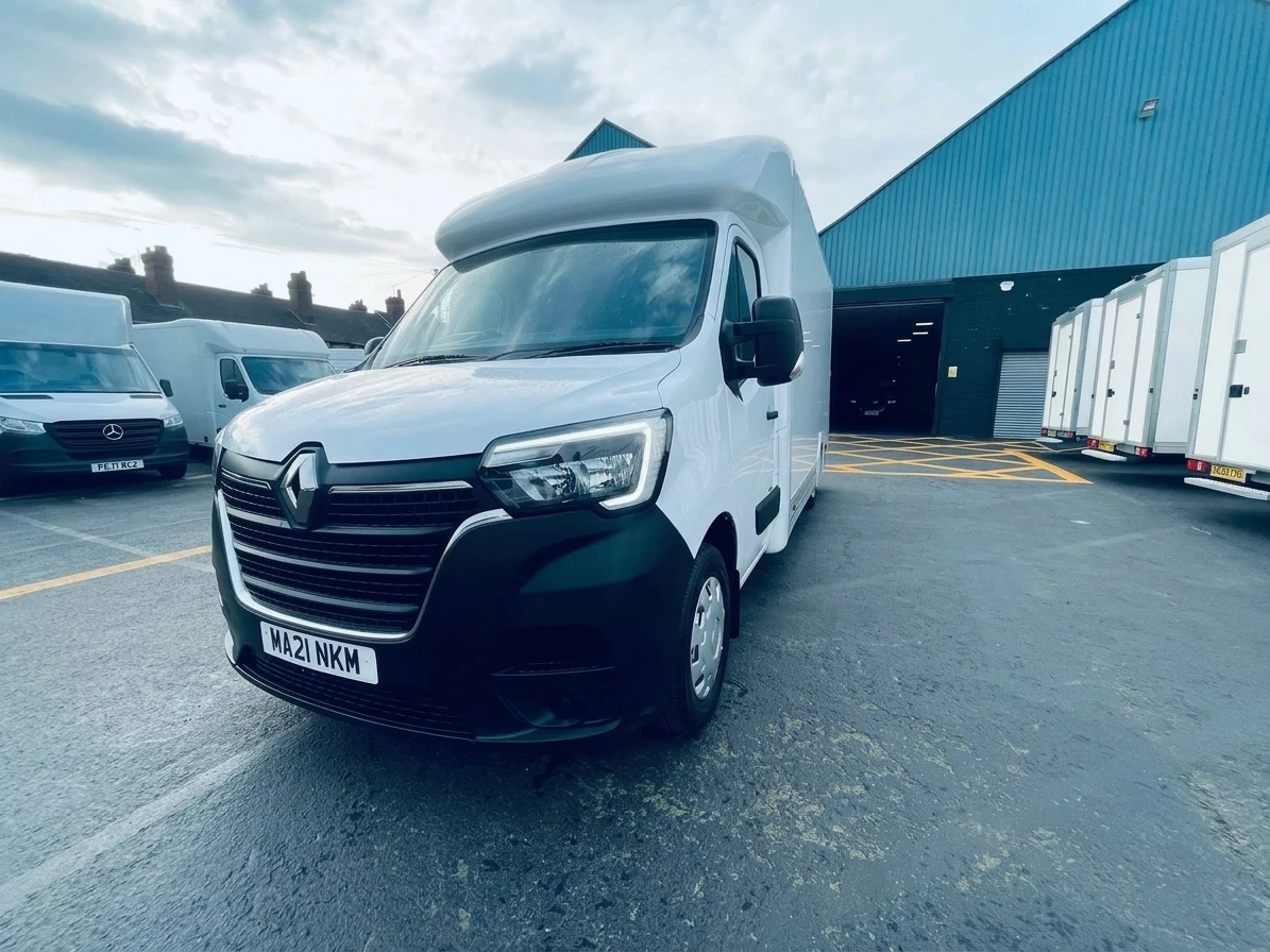 2021 Renault Master Luton Low Loader Van — front three-quarter view