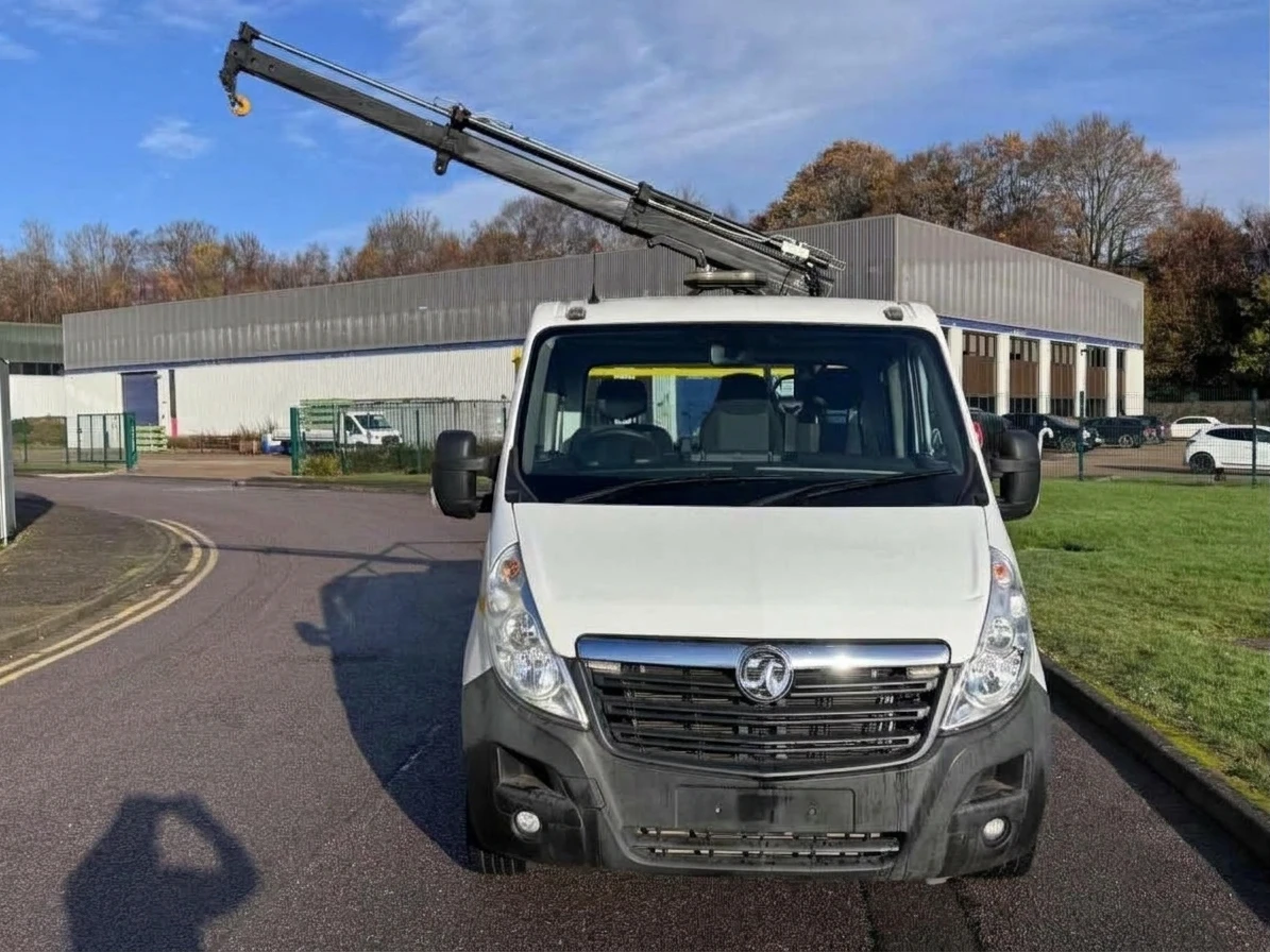 2018 Vauxhall Movano Dropside Van — front view