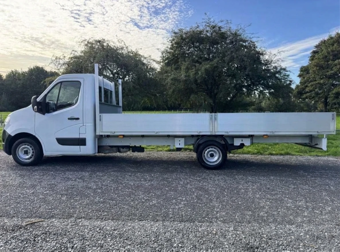2021 Nissan NV400 Dropside Van — side view