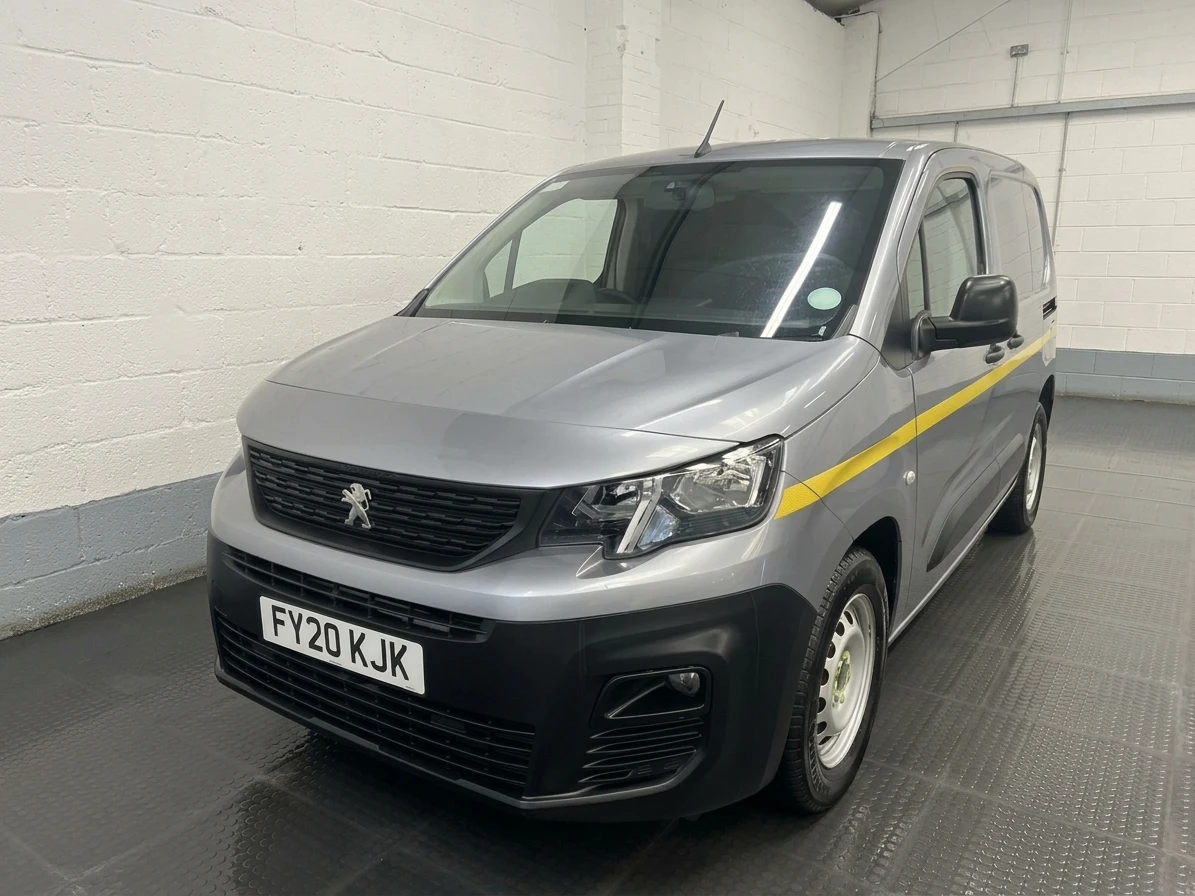 2020 Peugeot Partner Panel Van — front three-quarter view