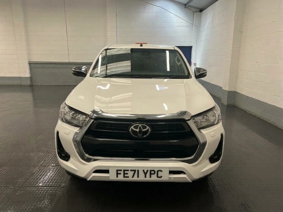 2021 Toyota Hilux Double Cab PickUp Van — front view