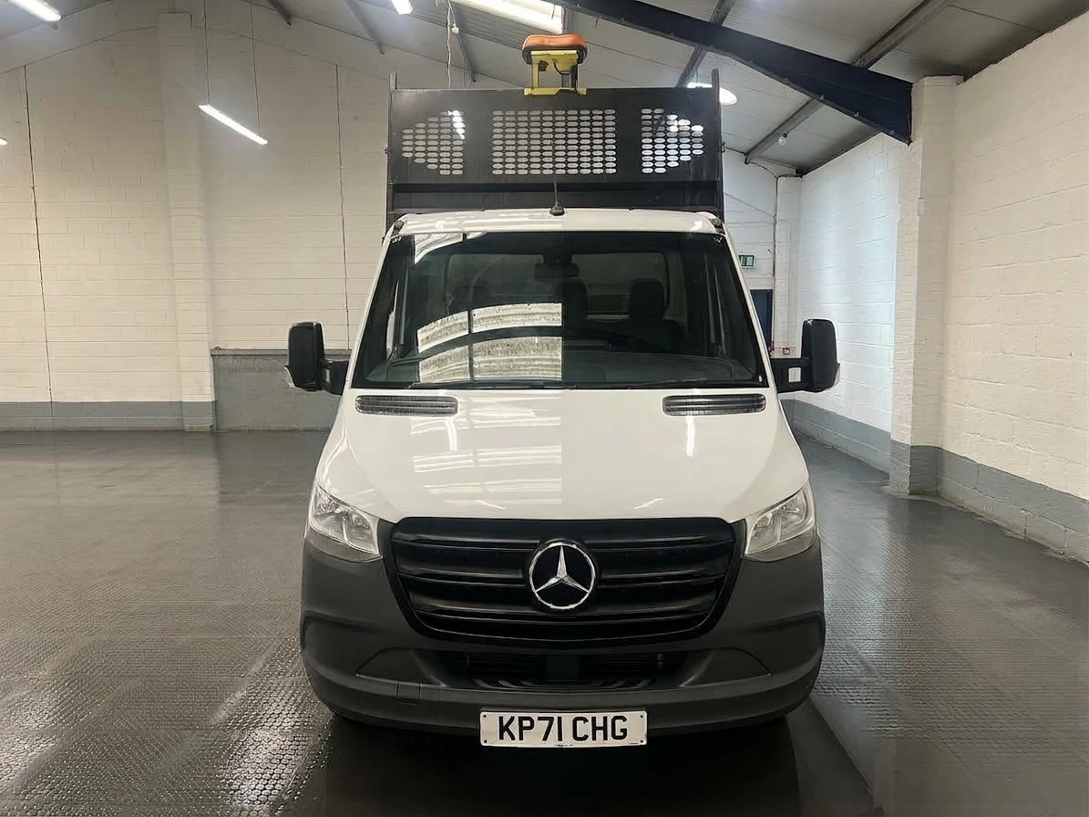 2021 Mercedes-Benz Sprinter Tipper Van — front view