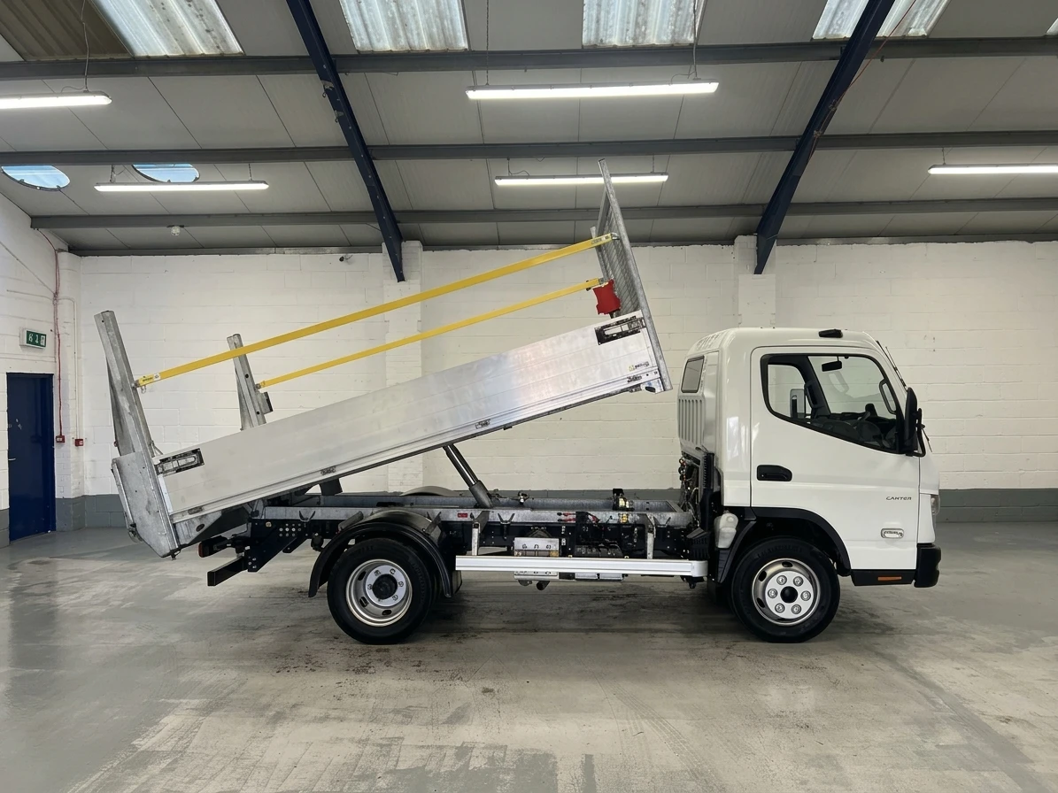 2023 Fuso Canter Tipper Van — side view