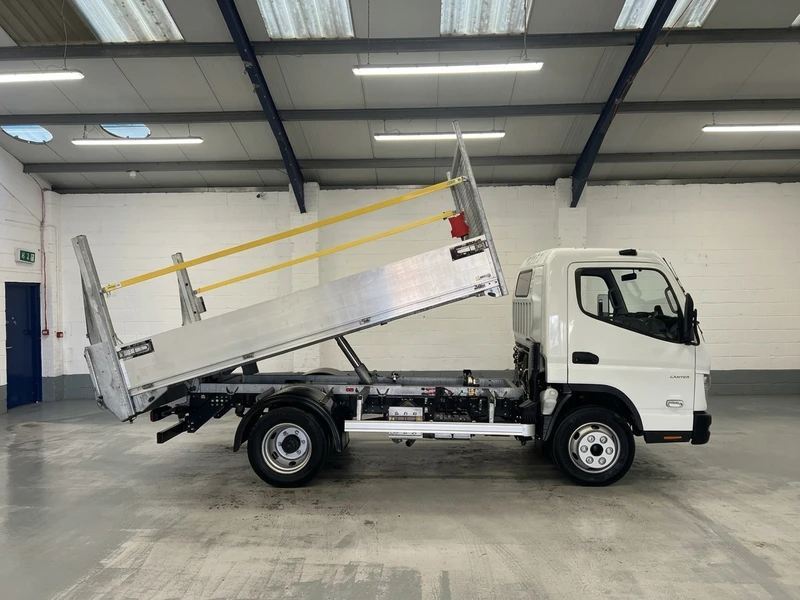 2023 Fuso Canter Tipper Van — side view