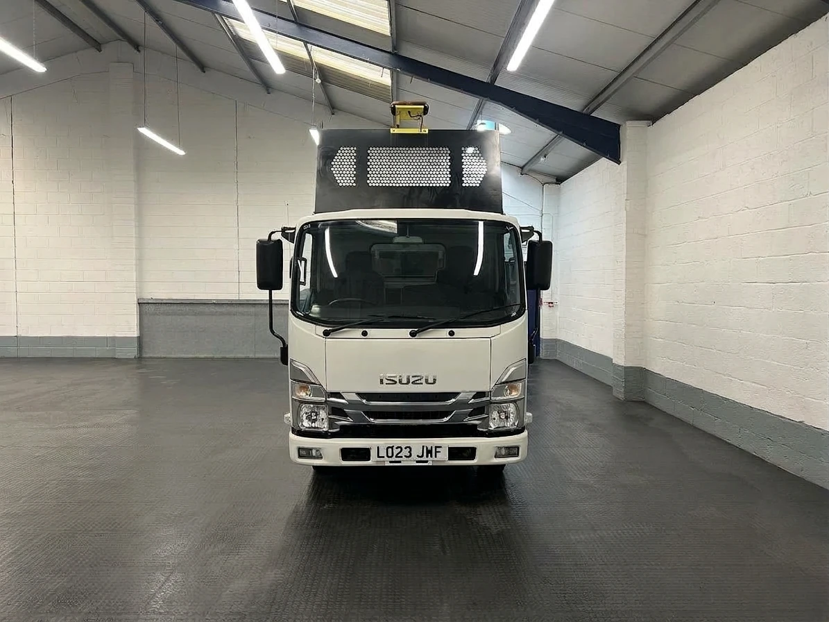2023 Isuzu Grafter Tipper Van — front view