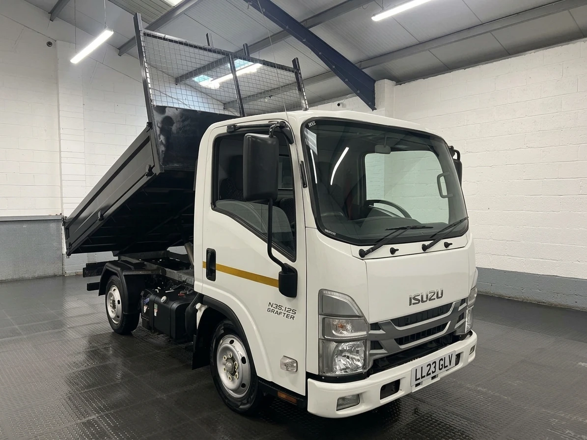 2023 Isuzu Grafter Tipper Van — front three-quarter view