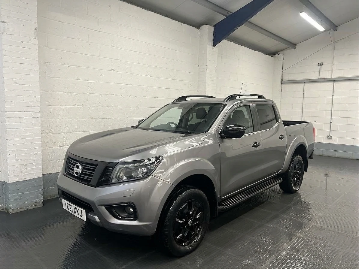 2021 Nissan Navara Double Cab PickUp Van — front three-quarter view