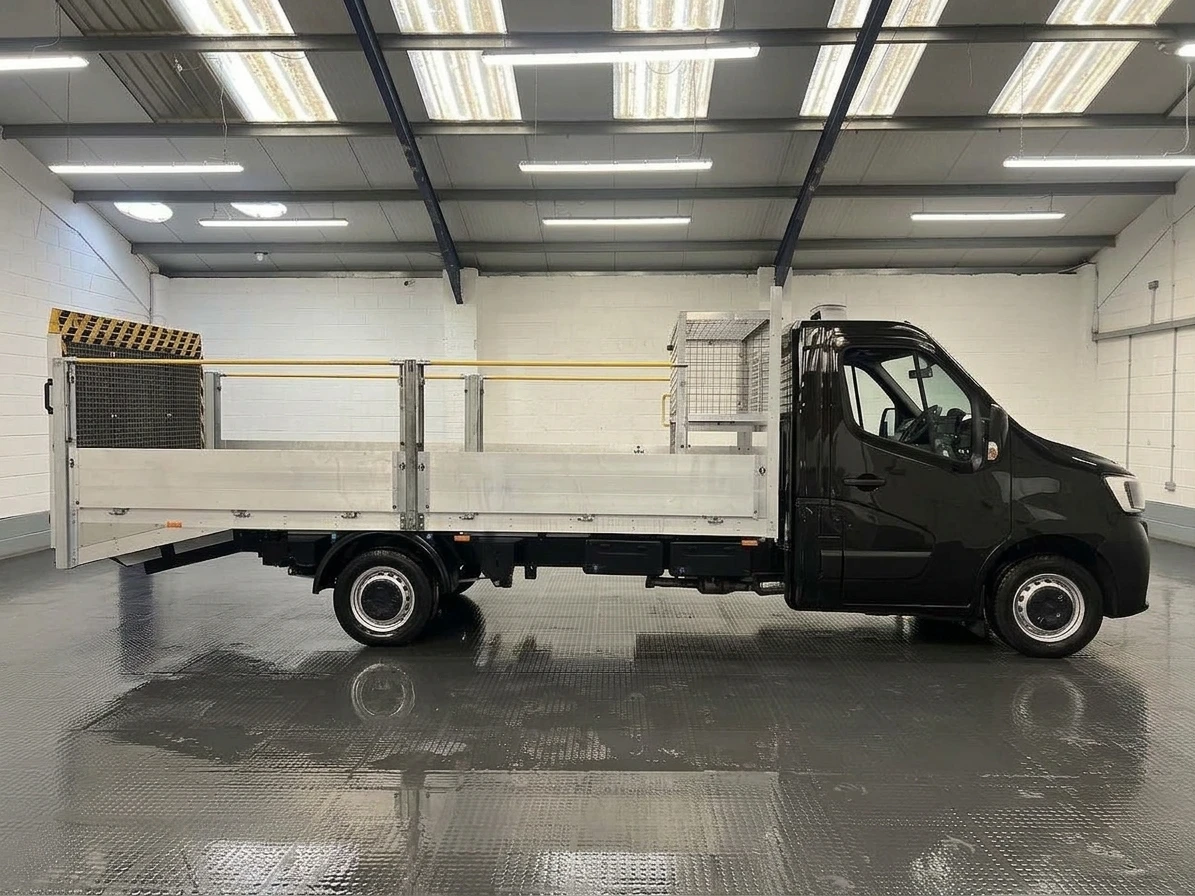 2024 Renault Master Transporter Van — side view
