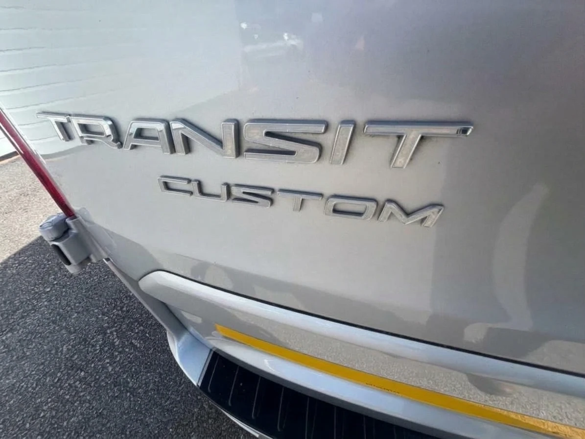 2022 Ford Transit Custom Panel Van — detail